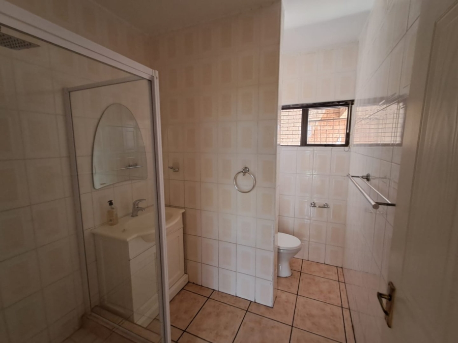 4 Bedroom Property for Sale in Roylglen Gardens Northern Cape